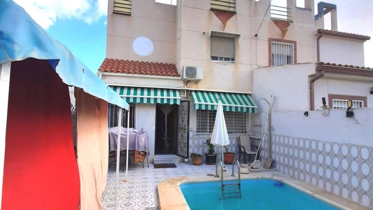 4 bedroom Townhouse for sale in La Torreta with pool garage - € 189,000 (Ref: 9452971)