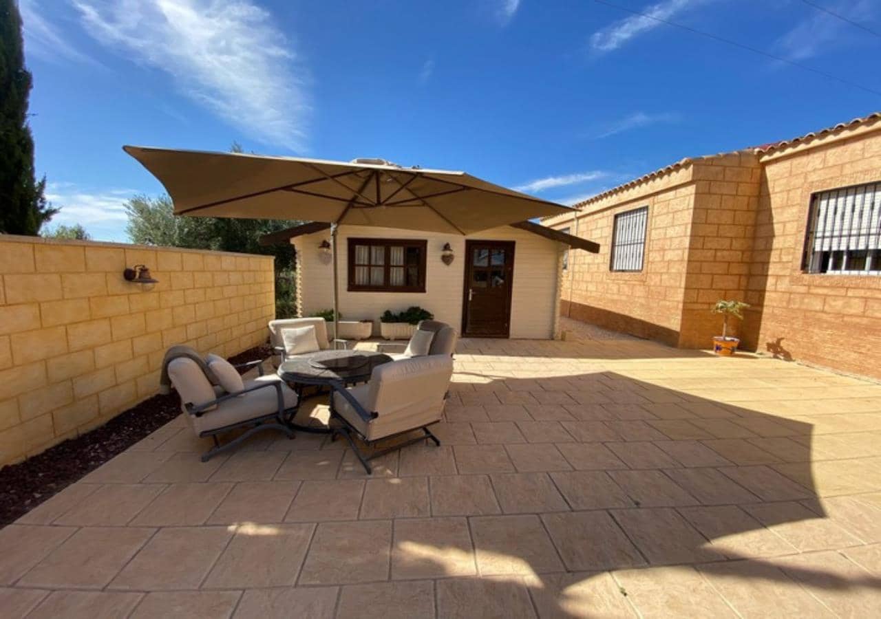 Chalet de 5 habitaciones en Albatera en venta con piscina garaje - 399.950 € (Ref: 9462931)