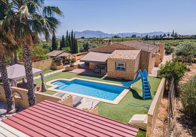 Chalet de 5 habitaciones en Albatera en venta con piscina garaje - 399.950 € (Ref: 9462931)