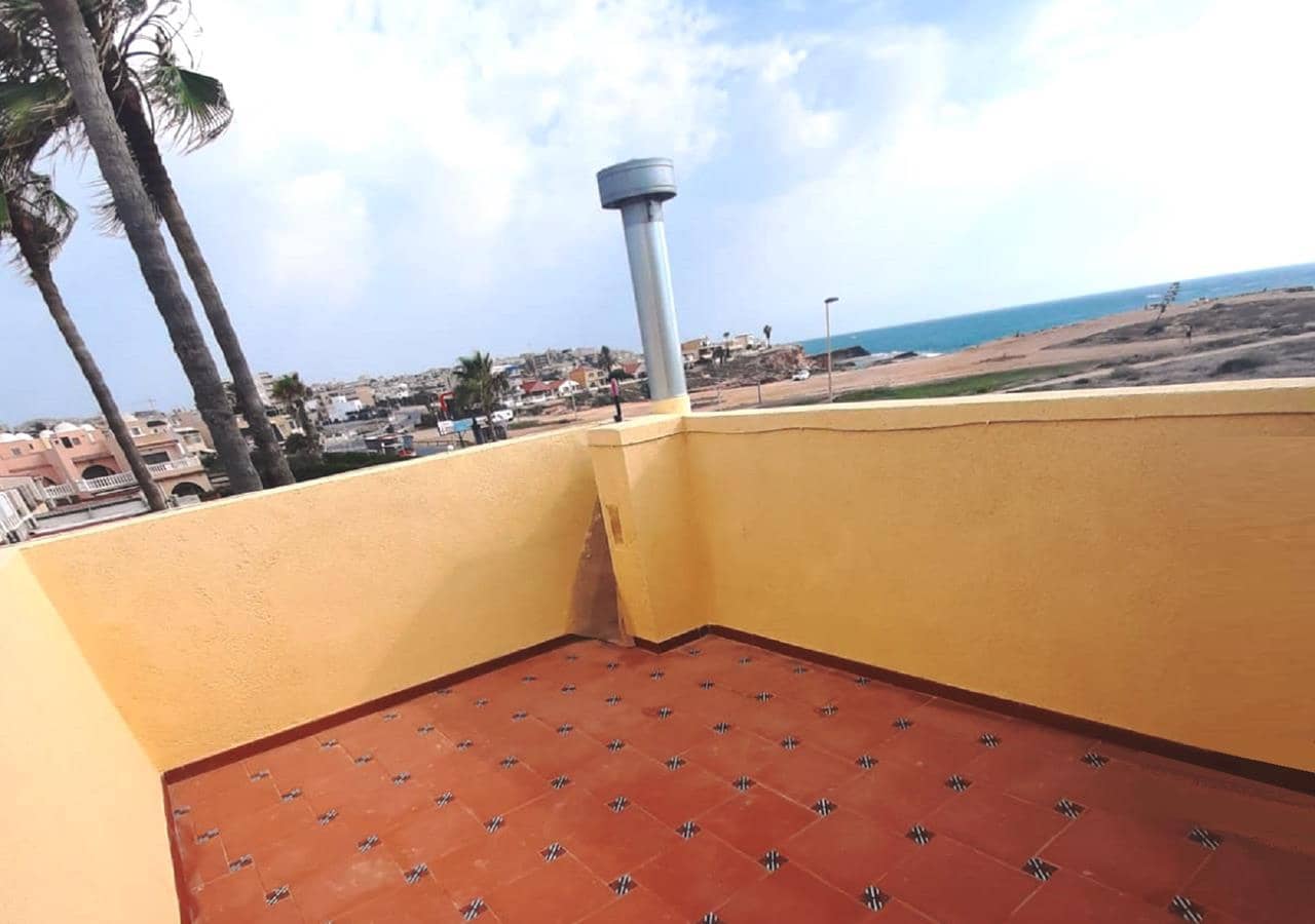 2 makuuhuone Omakotitalo myytävänä paikassa Torrevieja mukana uima-altaan - 270 000 € (Ref: 9476192)