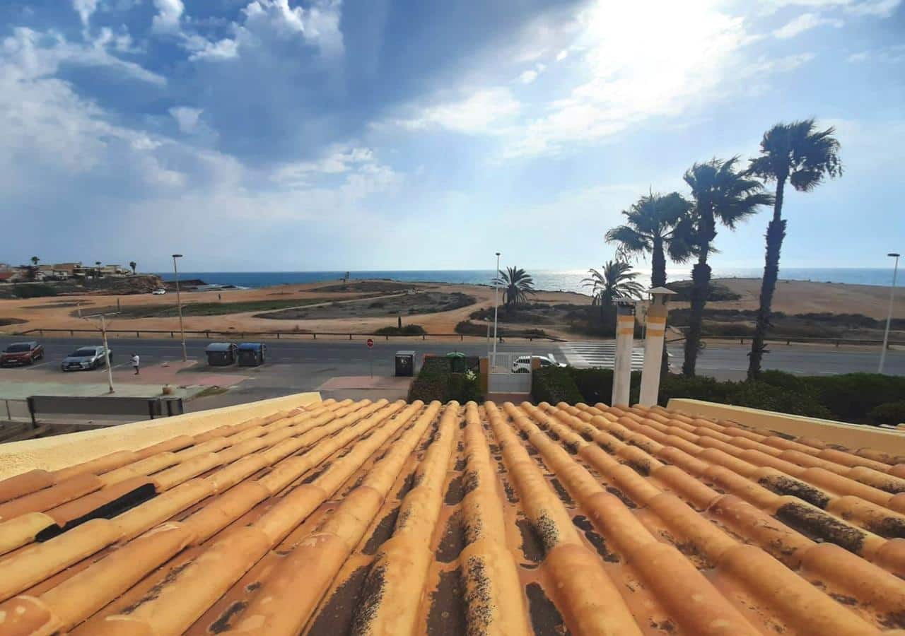 2 makuuhuone Omakotitalo myytävänä paikassa Torrevieja mukana uima-altaan - 270 000 € (Ref: 9476192)
