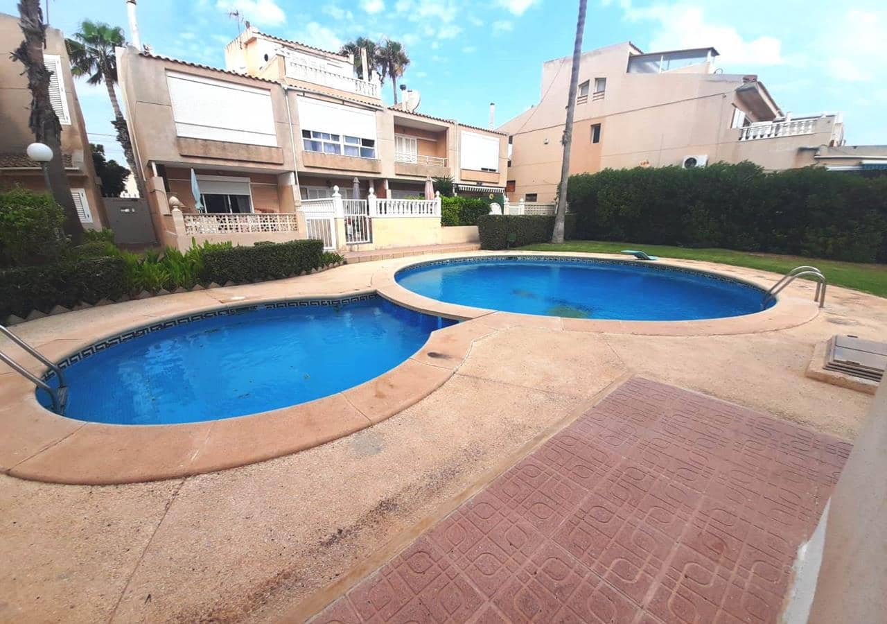 2 makuuhuone Omakotitalo myytävänä paikassa Torrevieja mukana uima-altaan - 270 000 € (Ref: 9476192)