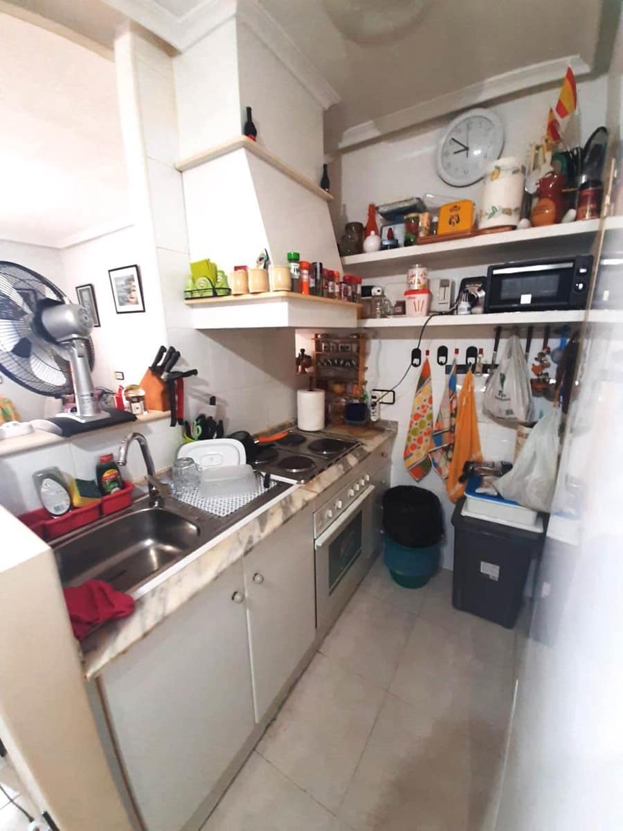 2 makuuhuone Omakotitalo myytävänä paikassa Torrevieja mukana uima-altaan - 270 000 € (Ref: 9476192)