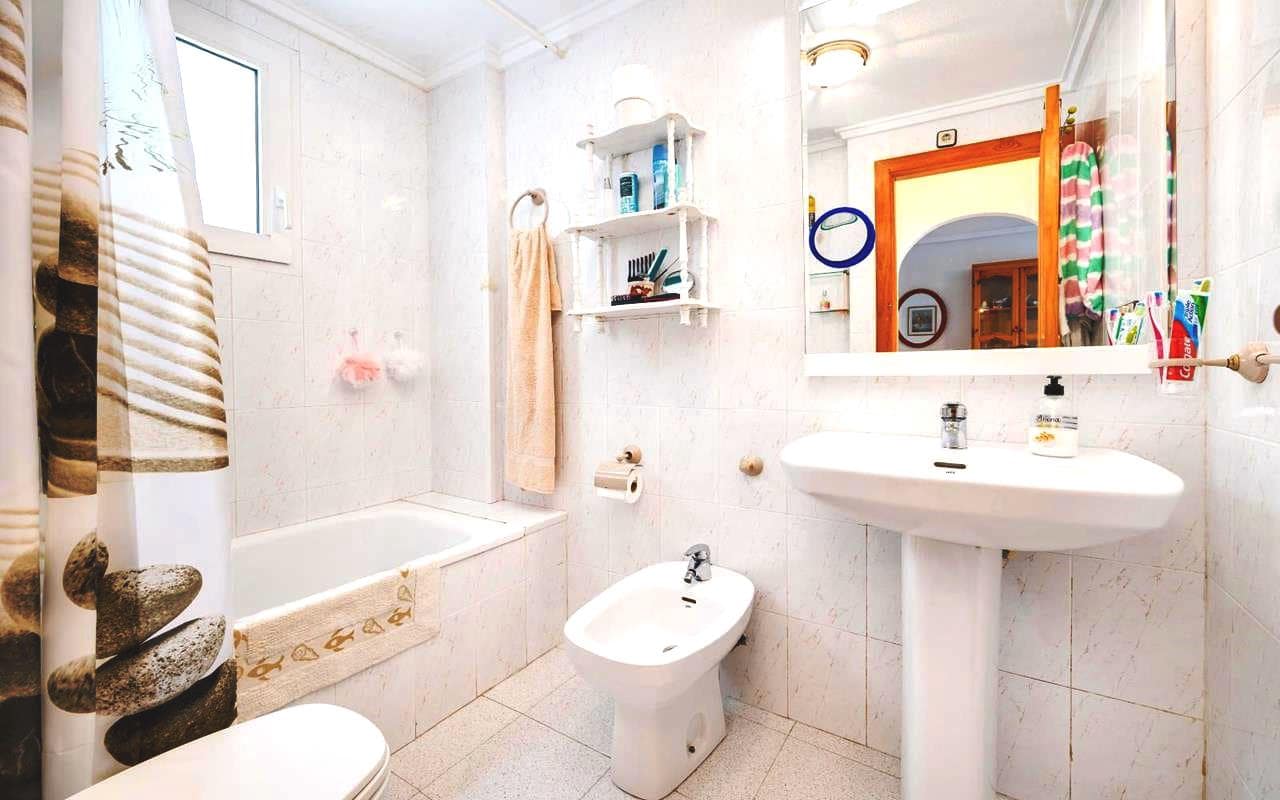 2 Zimmer Apartment zu verkaufen in Torrevieja mit Pool - 149.995 € (Ref: 9476259)