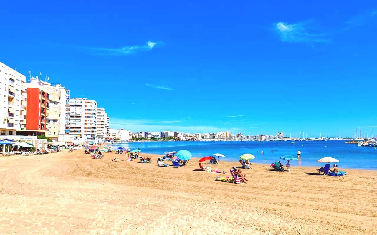 2 Zimmer Apartment zu verkaufen in Torrevieja mit Pool - 149.995 € (Ref: 9476259)