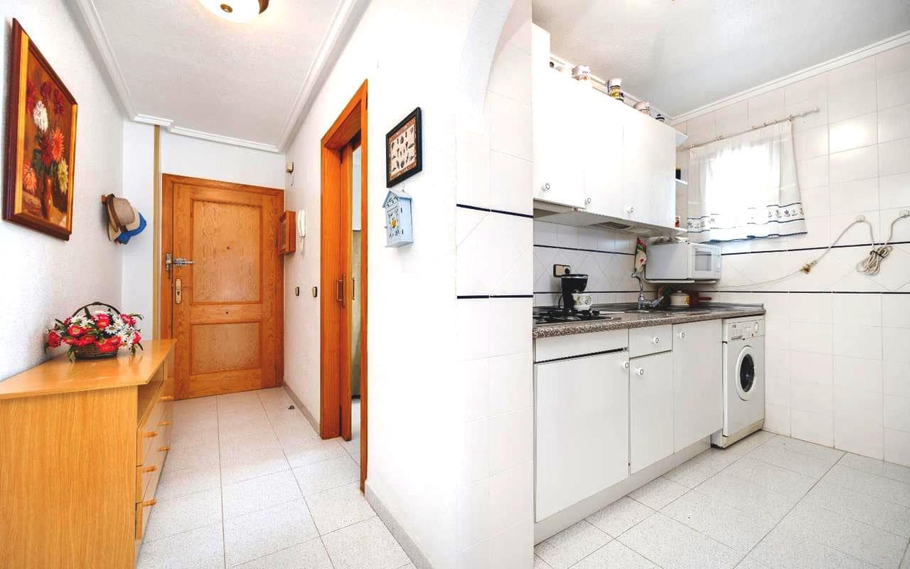 2 Zimmer Apartment zu verkaufen in Torrevieja mit Pool - 149.995 € (Ref: 9476259)