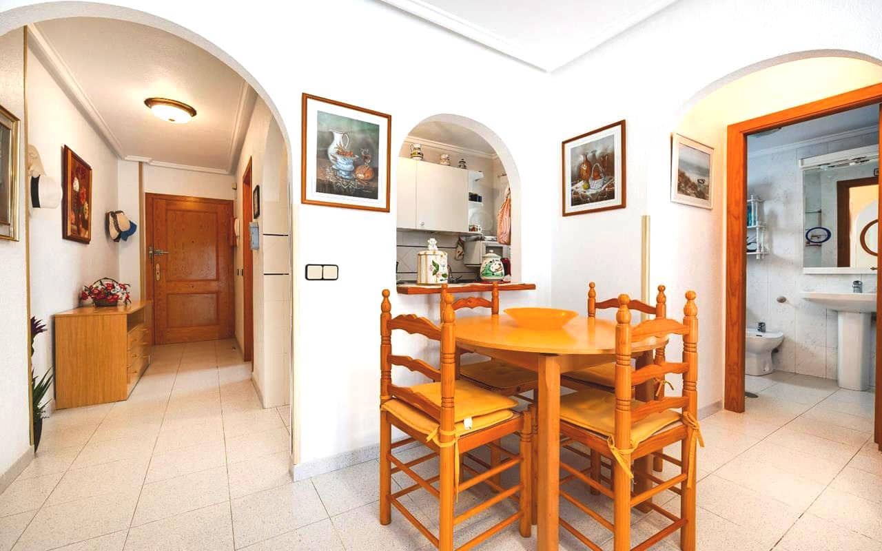 2 Zimmer Apartment zu verkaufen in Torrevieja mit Pool - 149.995 € (Ref: 9476259)