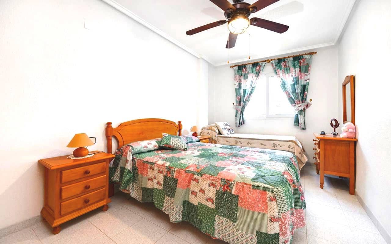 2 Zimmer Apartment zu verkaufen in Torrevieja mit Pool - 149.995 € (Ref: 9476259)