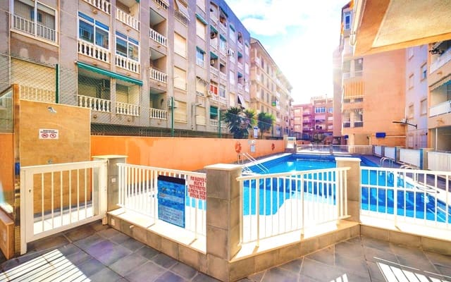 2 Zimmer Apartment zu verkaufen in Torrevieja mit Pool - 149.995 € (Ref: 9476259)