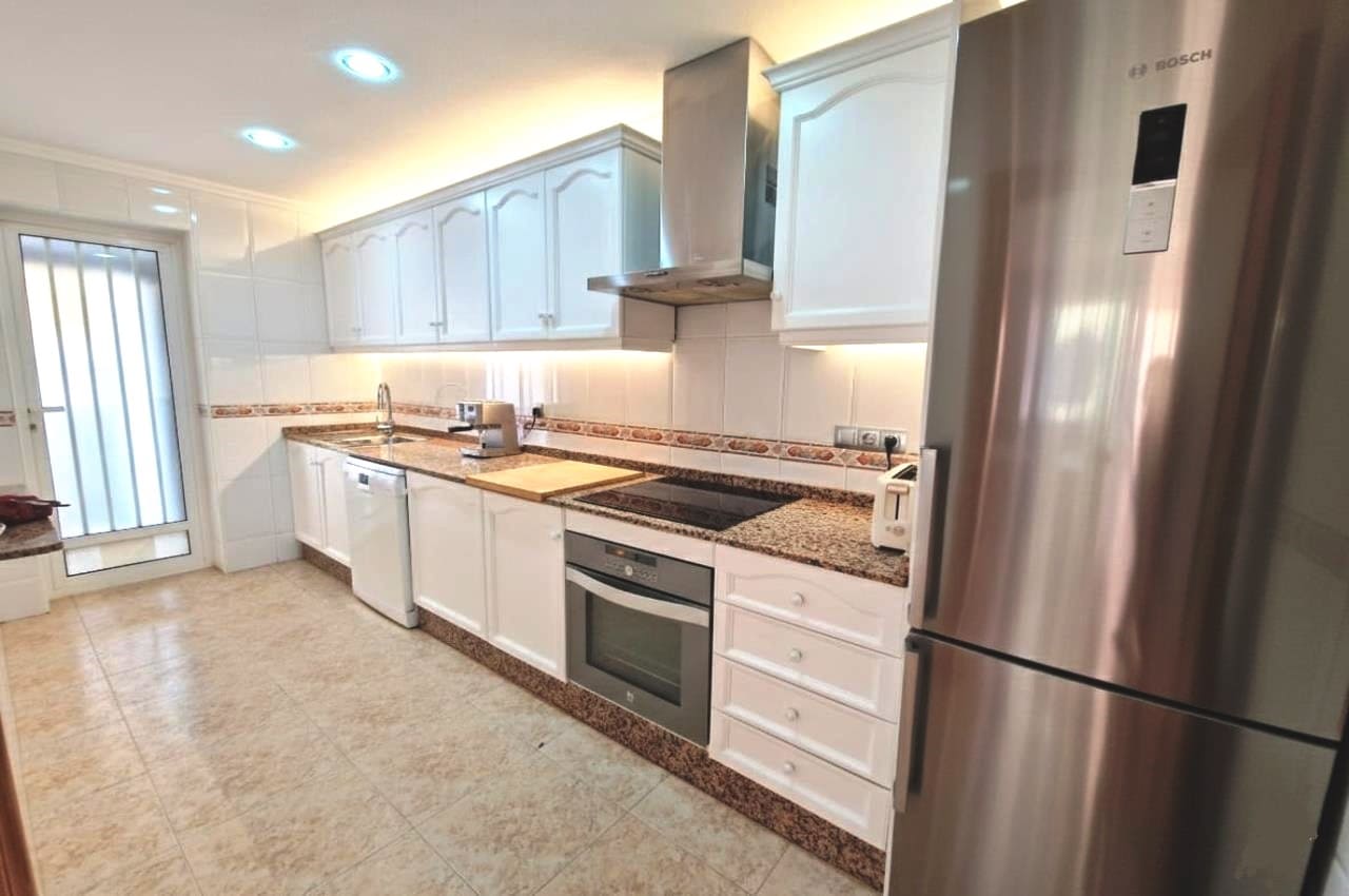 3 bedroom Townhouse for sale in Playa Flamenca with pool - € 297,000 (Ref: 9480704)