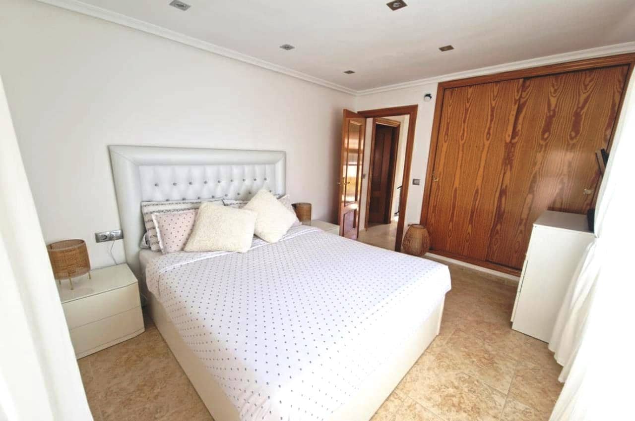 3 bedroom Townhouse for sale in Playa Flamenca with pool - € 297,000 (Ref: 9480704)