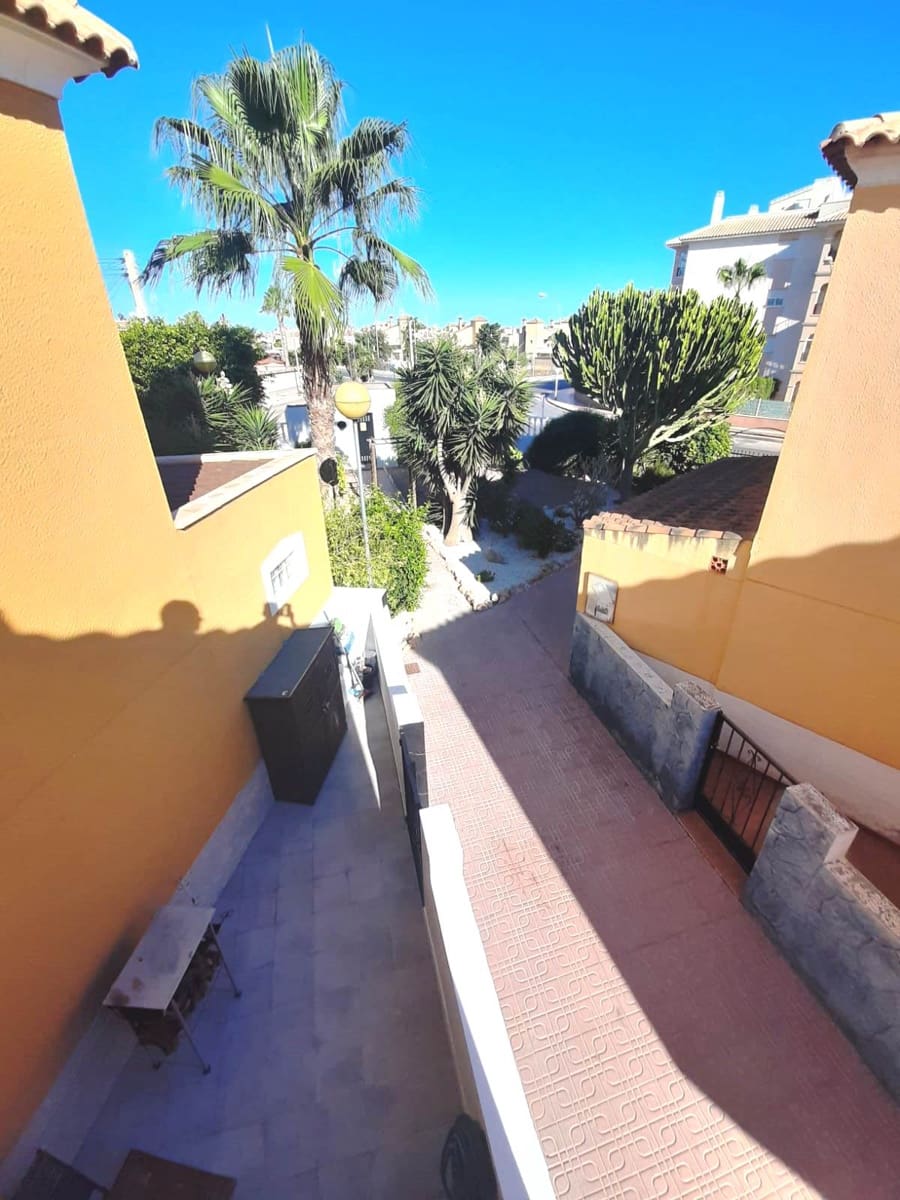 3 bedroom Townhouse for sale in Playa Flamenca with pool - € 297,000 (Ref: 9480704)