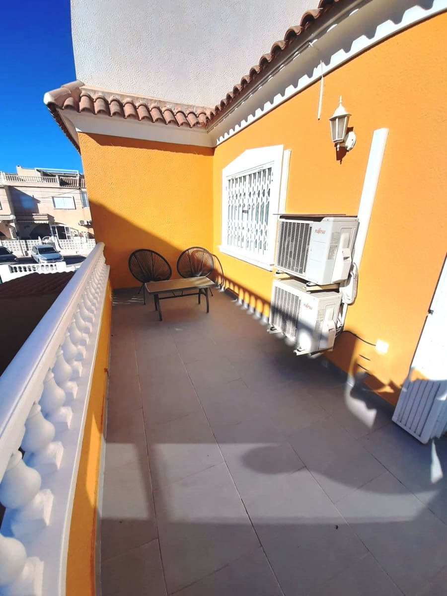 3 bedroom Townhouse for sale in Playa Flamenca with pool - € 297,000 (Ref: 9480704)