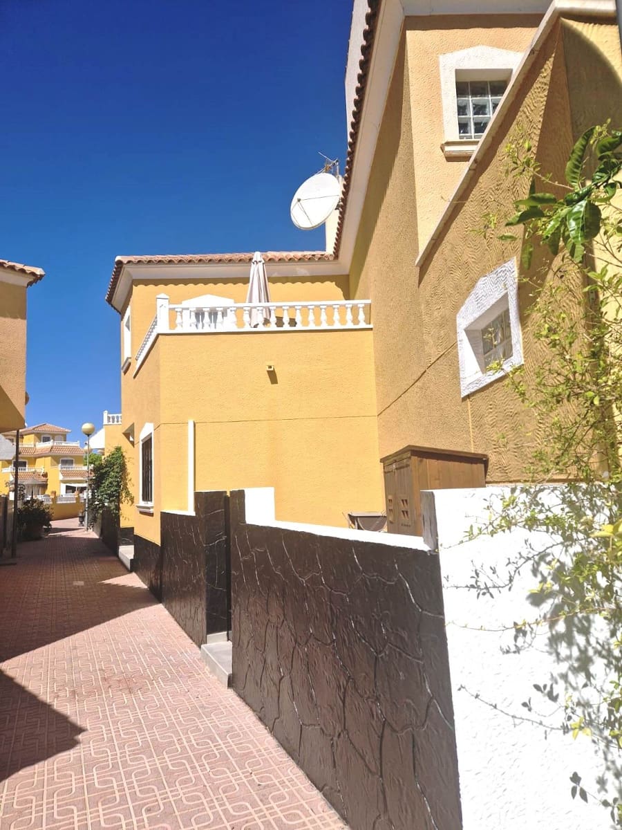 3 bedroom Townhouse for sale in Playa Flamenca with pool - € 297,000 (Ref: 9480704)