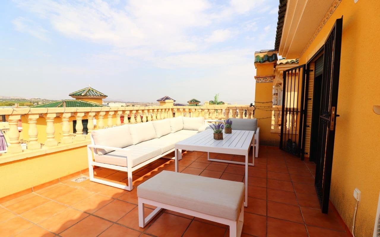 5 bedroom Villa for sale in Lo Crispin with pool garage - € 350,000 (Ref: 9484061)