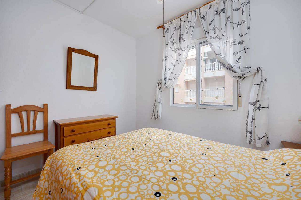 3 makuuhuone Huoneisto myytävänä paikassa Torrevieja mukana uima-altaan 
autotalli - 159 995 € (Ref: 9523368)