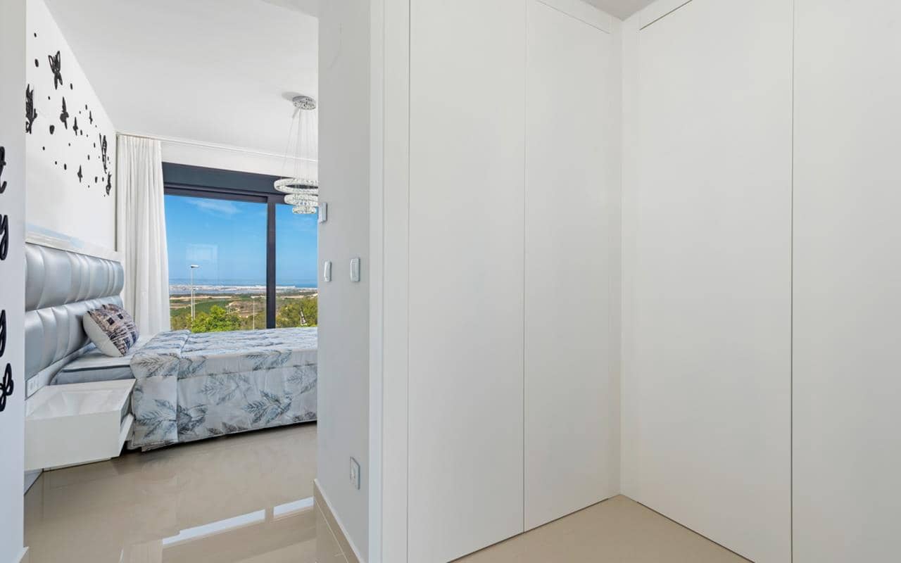 5 bedroom Villa for sale in San Miguel de Salinas with pool garage - € 849,000 (Ref: 9524622)