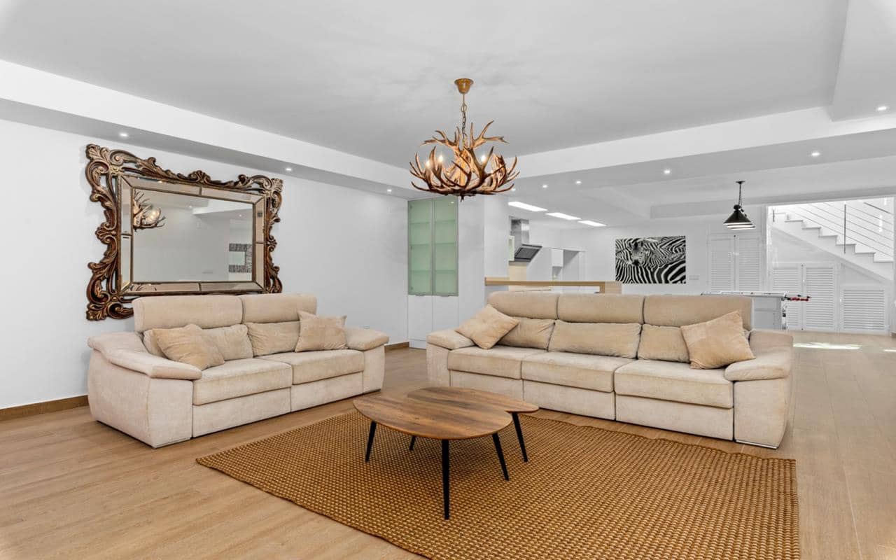 5 bedroom Villa for sale in San Miguel de Salinas with pool garage - € 849,000 (Ref: 9524622)