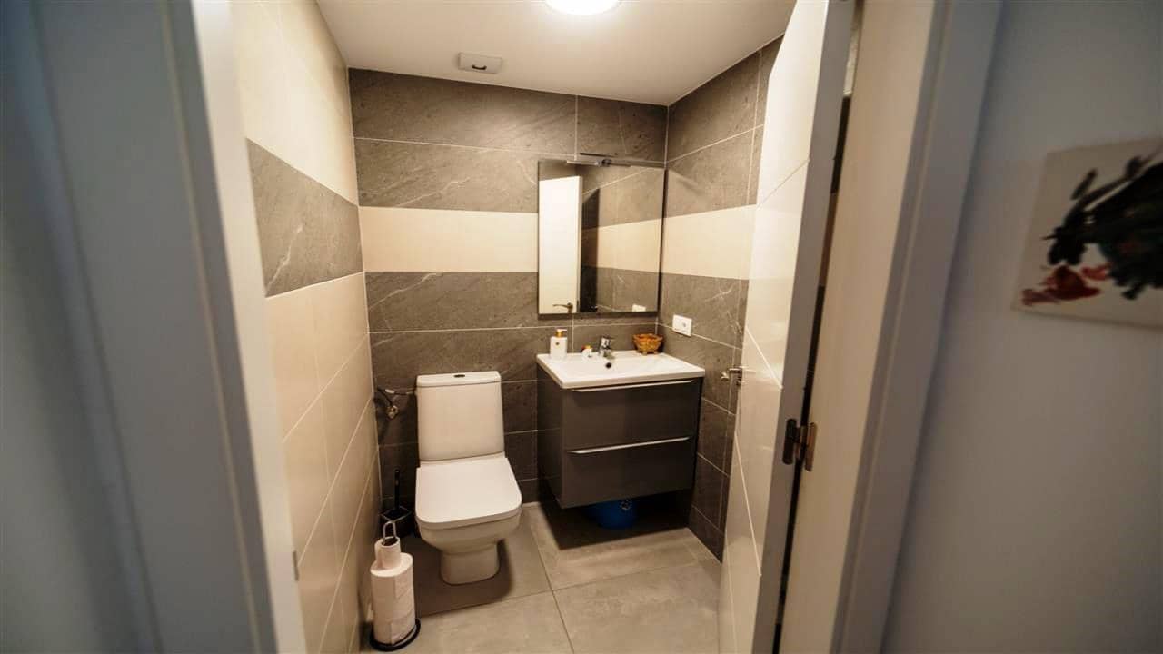 4 makuuhuone Huvila myytävänä paikassa La Siesta mukana uima-altaan 
autotalli - 495 000 € (Ref: 9525283)