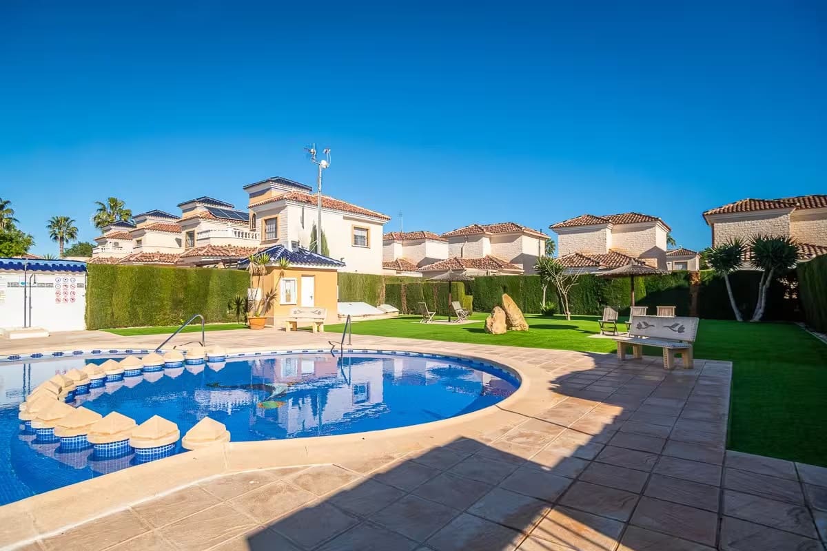 2 camera da letto Villa in vendita in El Raso con piscina garage - 247.000 € (Rif: 9525762)