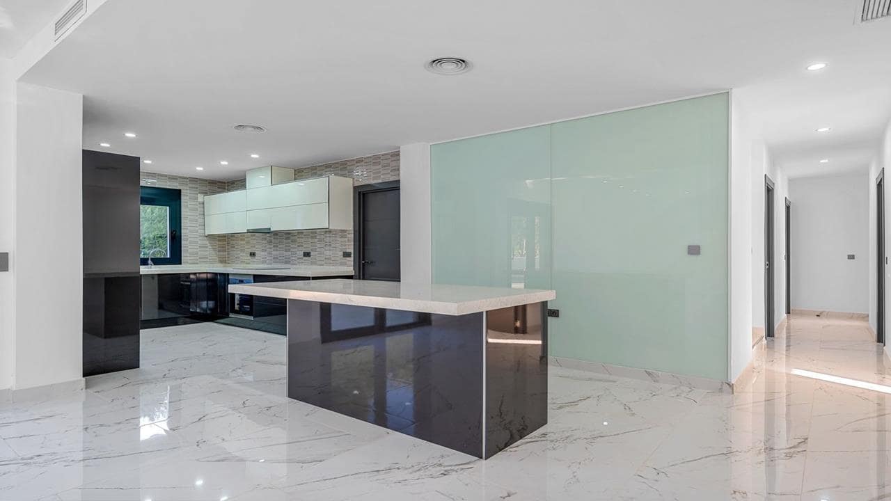 4 soverom Villa til salgs i Dehesa de Campoamor med svømmebasseng garasje - € 985 000 (Ref: 9529169)