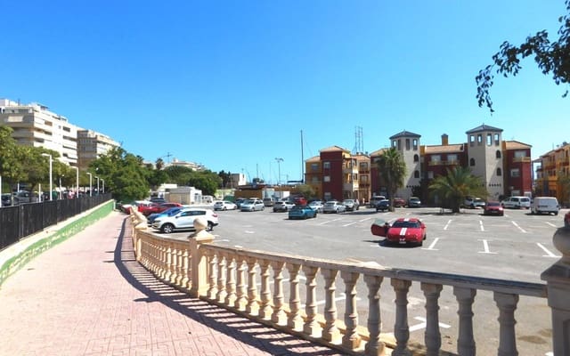 3 makuuhuone Huoneisto myytävänä paikassa Torrevieja mukana 
autotalli - 229 000 € (Ref: 9532994)