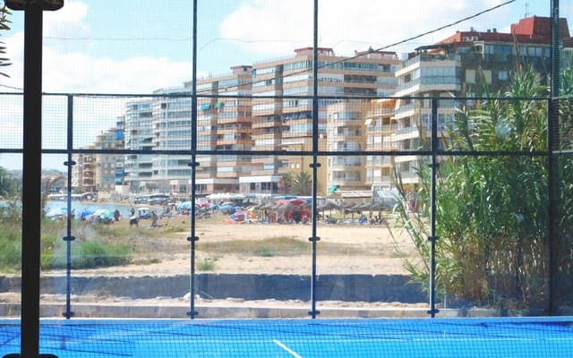 3 makuuhuone Huoneisto myytävänä paikassa Torrevieja mukana 
autotalli - 229 000 € (Ref: 9532994)