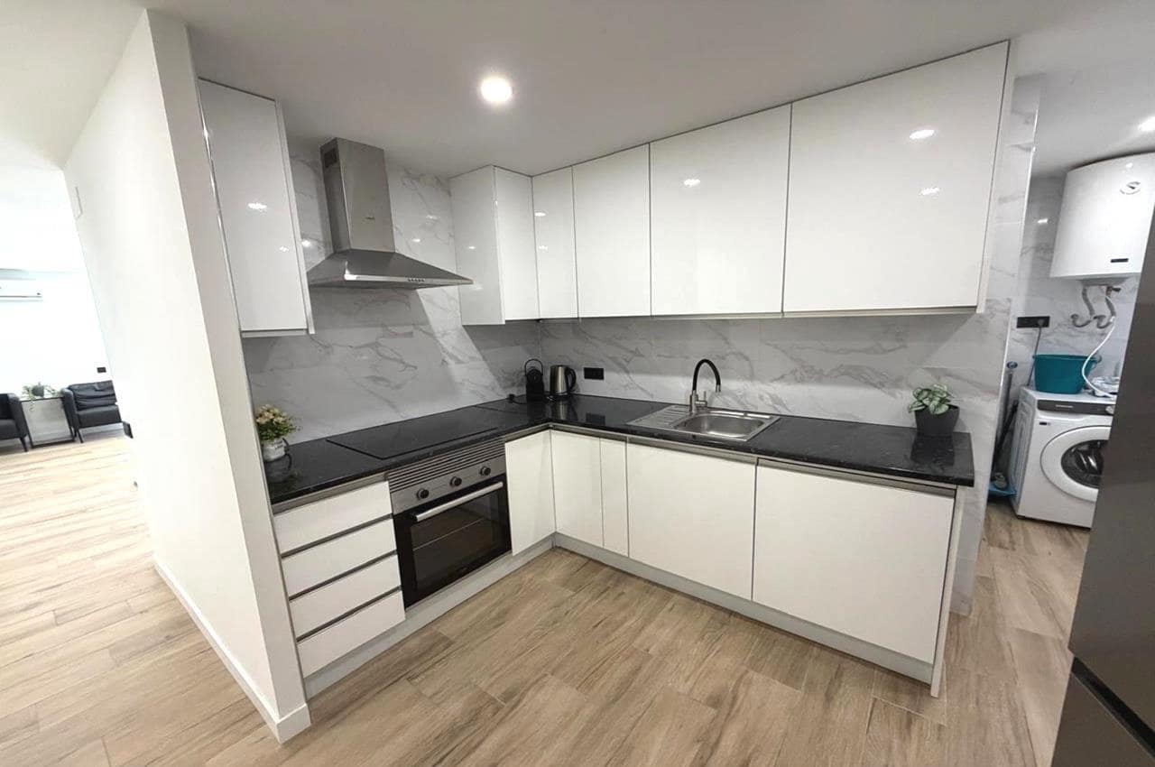 3 makuuhuone Huoneisto myytävänä paikassa Torrevieja mukana uima-altaan - 289 000 € (Ref: 9534954)