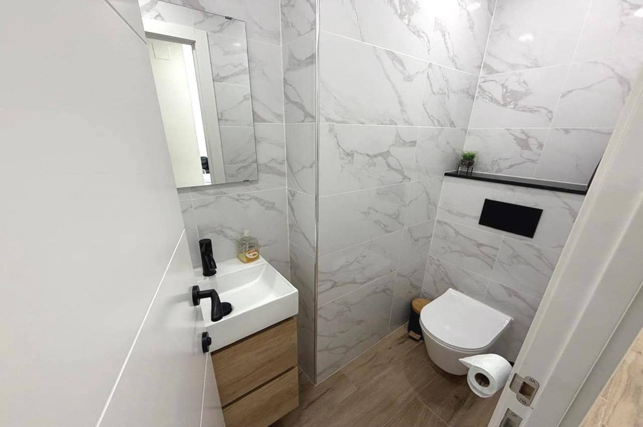 3 makuuhuone Huoneisto myytävänä paikassa Torrevieja mukana uima-altaan - 289 000 € (Ref: 9534954)