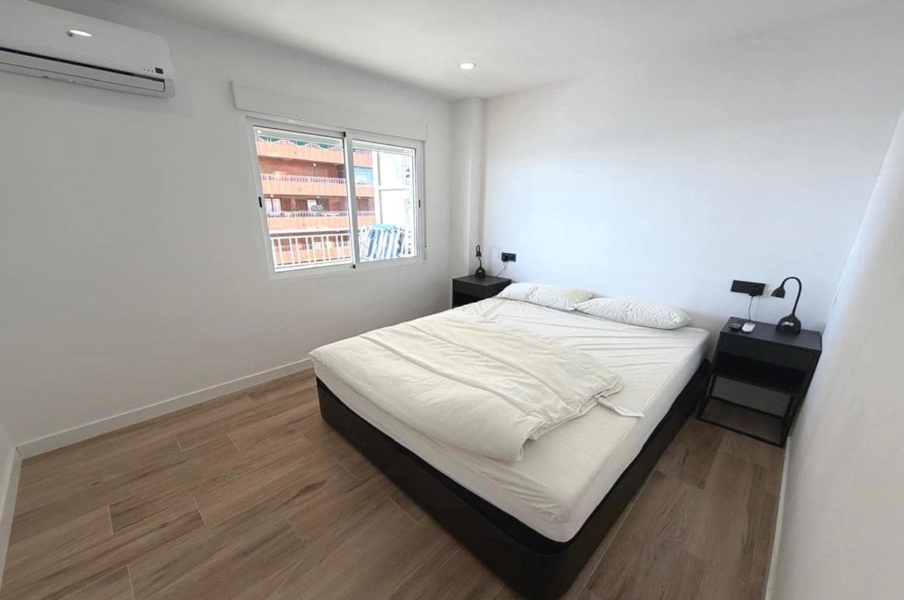 3 makuuhuone Huoneisto myytävänä paikassa Torrevieja mukana uima-altaan - 289 000 € (Ref: 9534954)