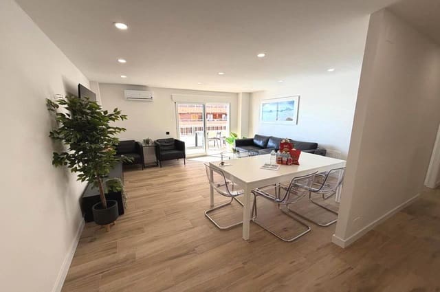 3 makuuhuone Huoneisto myytävänä paikassa Torrevieja mukana uima-altaan - 289 000 € (Ref: 9534954)