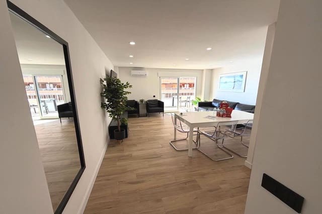 3 makuuhuone Huoneisto myytävänä paikassa Torrevieja mukana uima-altaan - 289 000 € (Ref: 9534954)