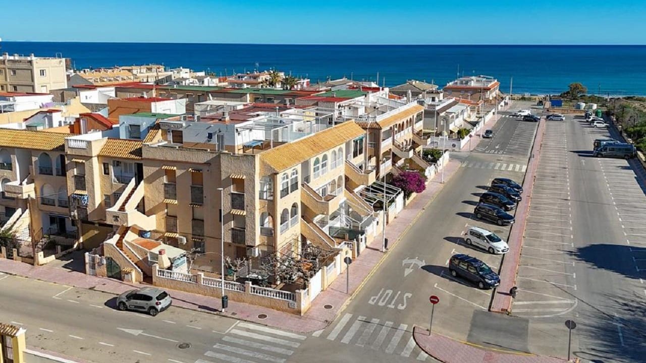 3 makuuhuone Huoneisto myytävänä paikassa La Mata mukana 
autotalli - 269 000 € (Ref: 9535151)