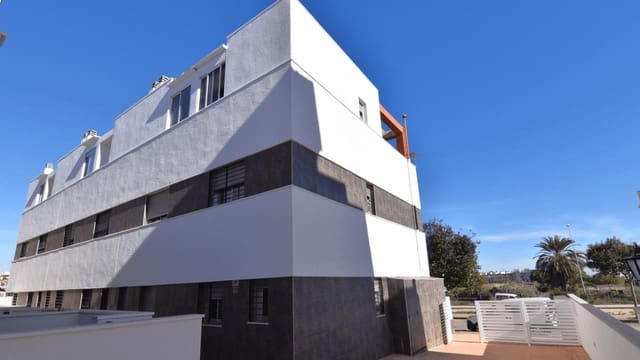 3 soveværelse Byhus til salg i Guardamar del Segura med swimmingpool garage - € 287.000 (Ref: 9542767)