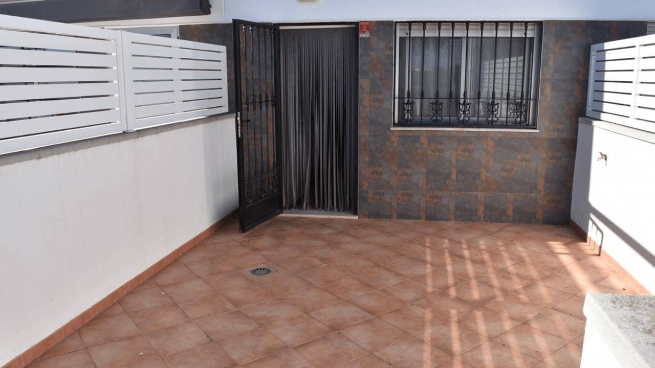 3 soveværelse Byhus til salg i Guardamar del Segura med swimmingpool garage - € 287.000 (Ref: 9542767)