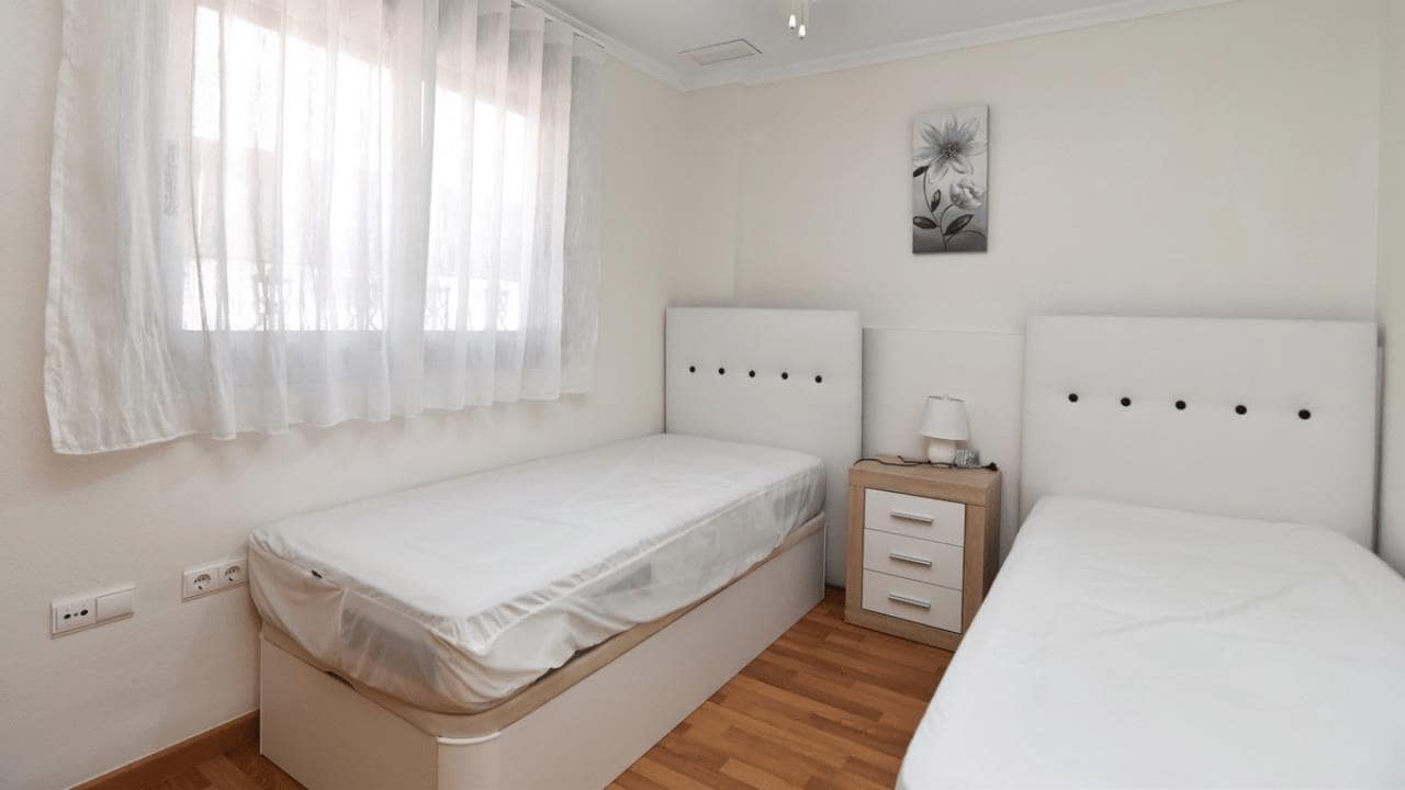 3 soveværelse Byhus til salg i Guardamar del Segura med swimmingpool garage - € 287.000 (Ref: 9542767)