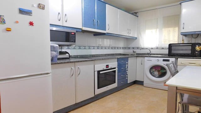 2 soverom Leilighet til salgs i Torremendo, Orihuela med garasje - € 112 000 (Ref: 9569476)