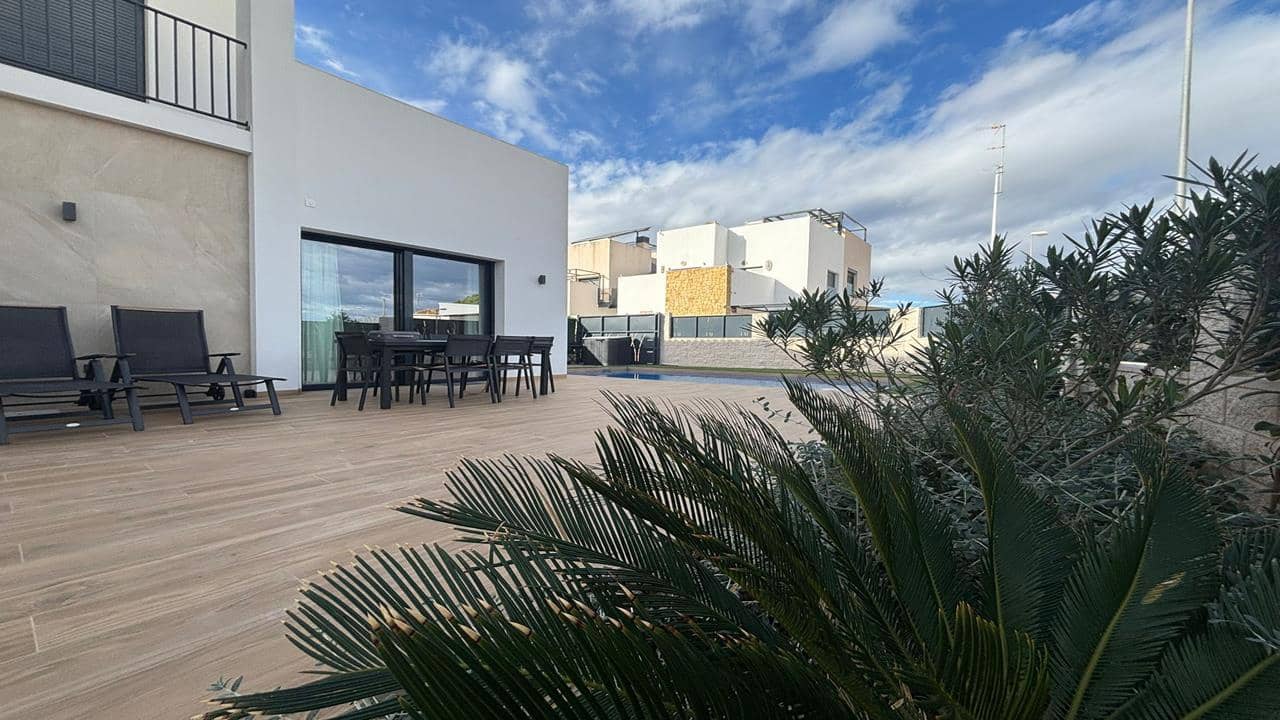 4 camera da letto Villa in vendita in Dona Pepa con piscina garage - 525.000 € (Rif: 9570086)