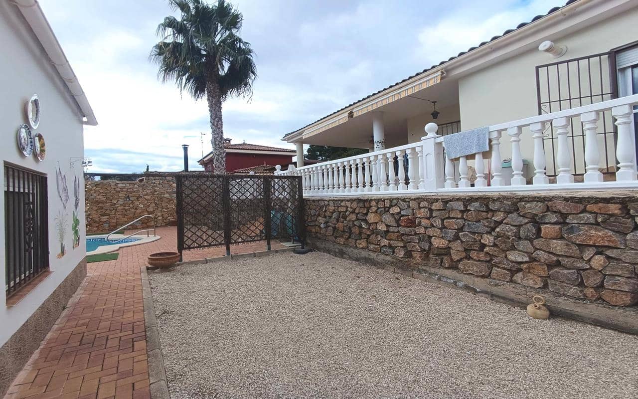 4 quarto Moradia para venda em Fortuna com piscina garagem - 310 000 € (Ref: 9580092)