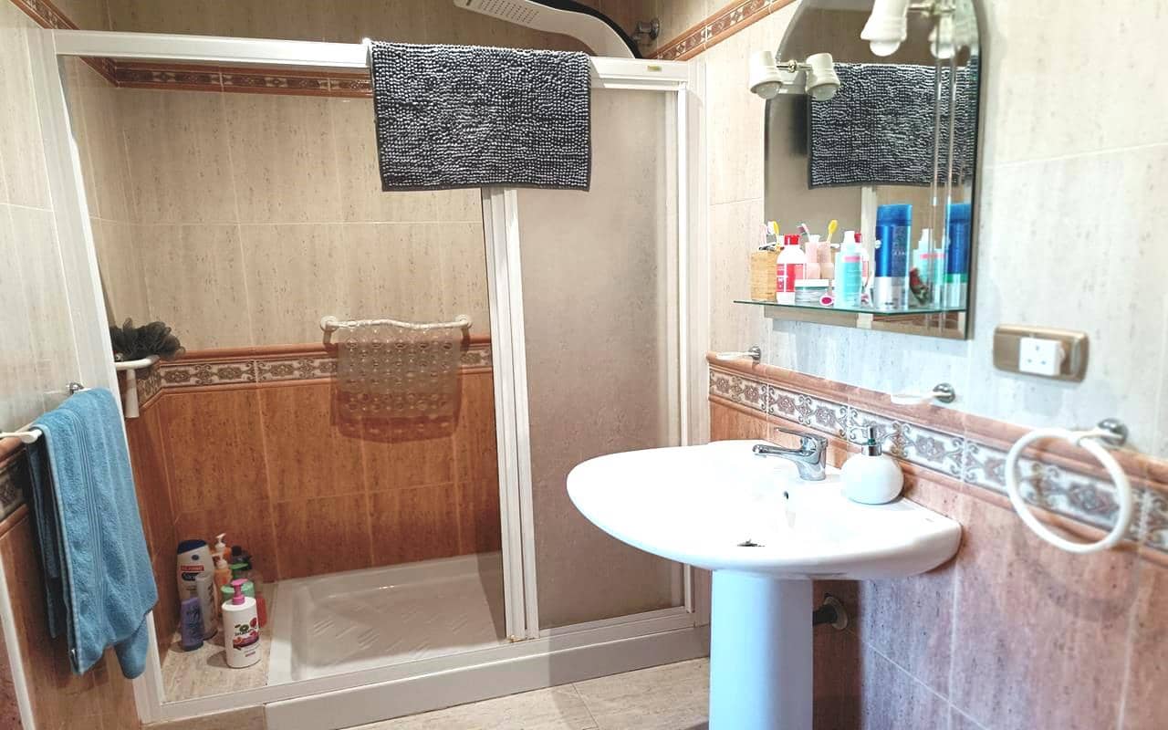 5 sypialnia Willa na sprzedaż w Fortuna z basenem garażem - 265 000 € (Ref: 9583538)