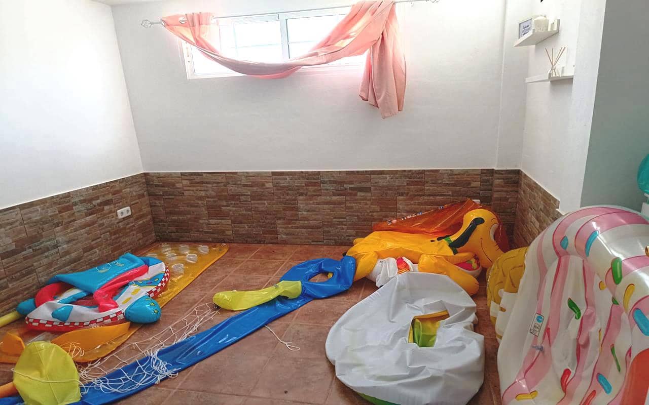 5 sypialnia Willa na sprzedaż w Fortuna z basenem garażem - 265 000 € (Ref: 9583538)