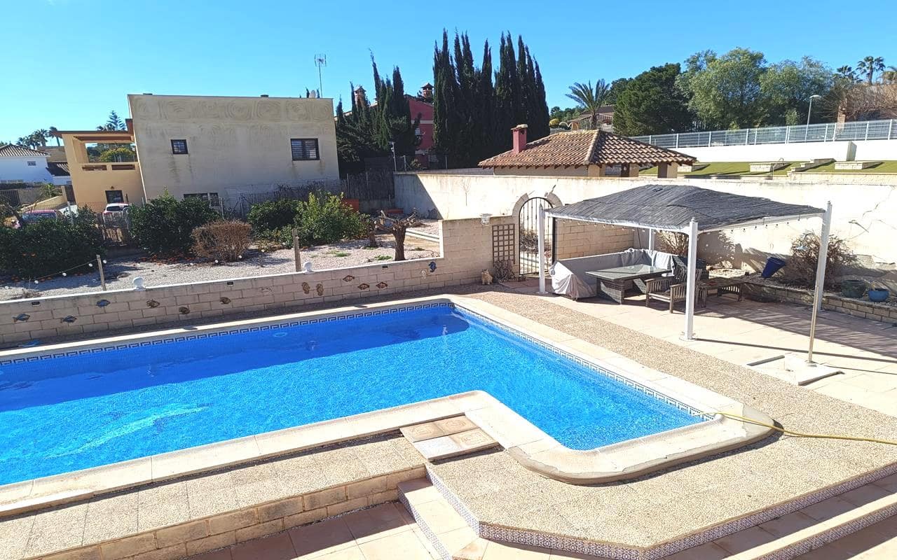 5 sypialnia Willa na sprzedaż w Fortuna z basenem garażem - 265 000 € (Ref: 9583538)