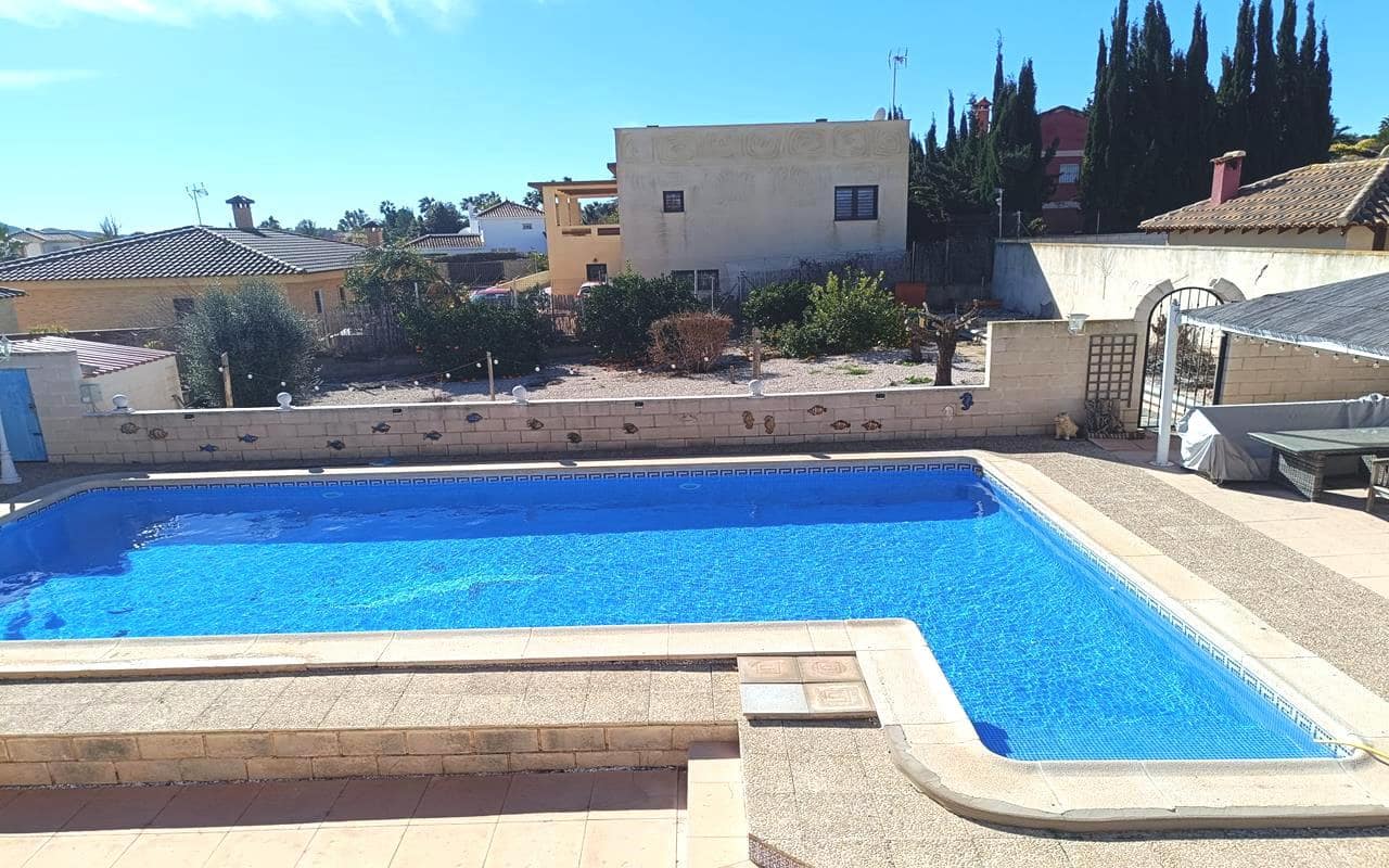 5 sypialnia Willa na sprzedaż w Fortuna z basenem garażem - 265 000 € (Ref: 9583538)