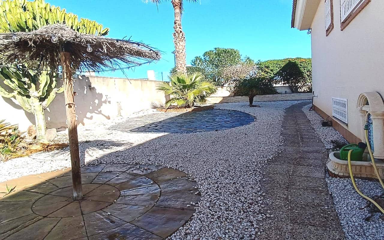 5 sypialnia Willa na sprzedaż w Fortuna z basenem garażem - 265 000 € (Ref: 9583538)