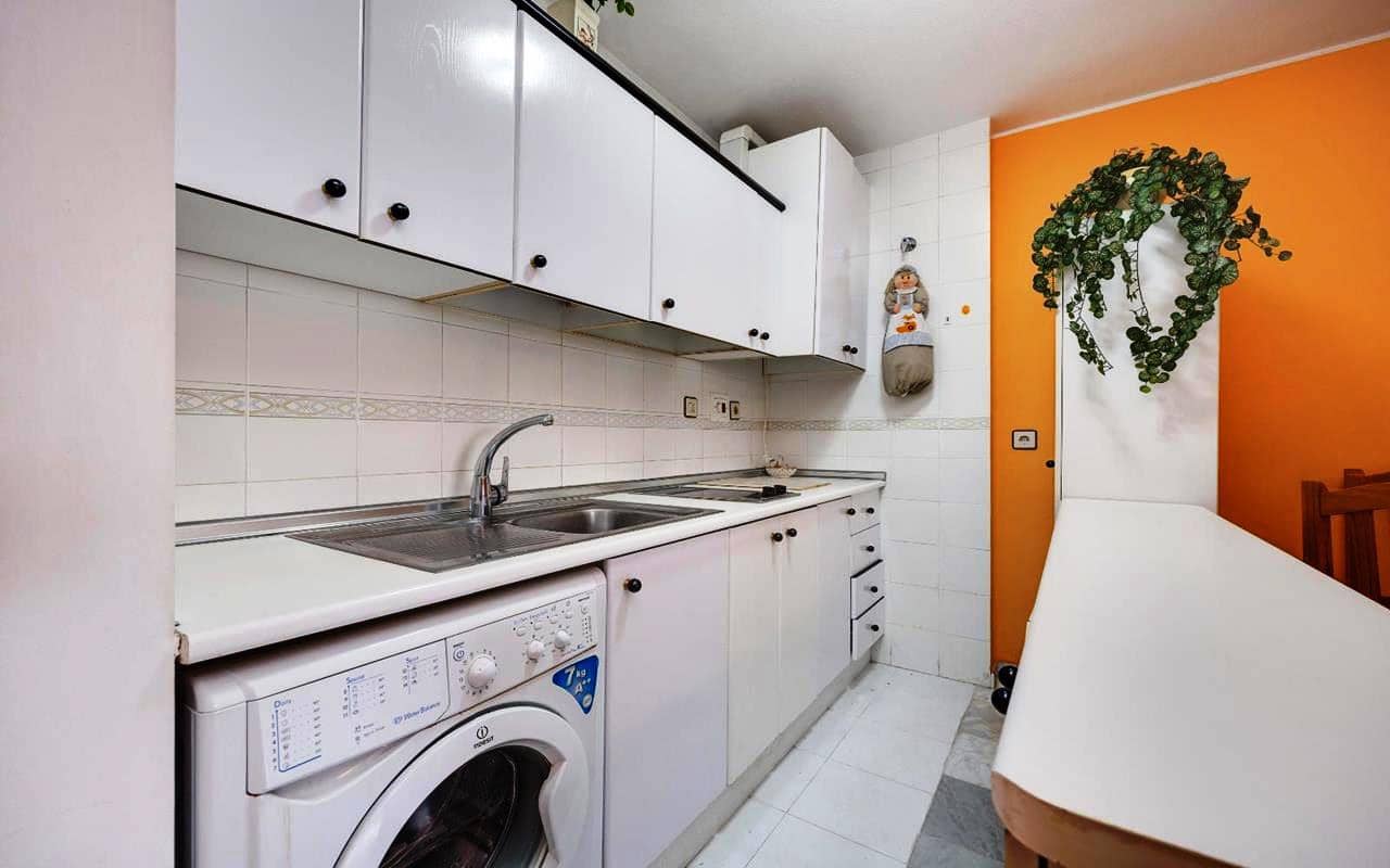 Studio na sprzedaż w Torrevieja - 89 995 € (Ref: 9588476)