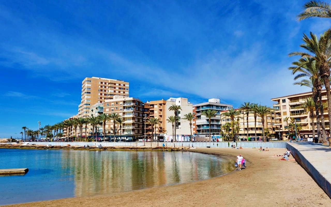 Studio na sprzedaż w Torrevieja - 89 995 € (Ref: 9588476)