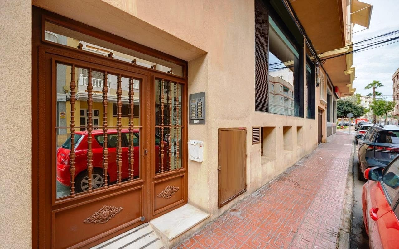 Studio na sprzedaż w Torrevieja - 89 995 € (Ref: 9588476)