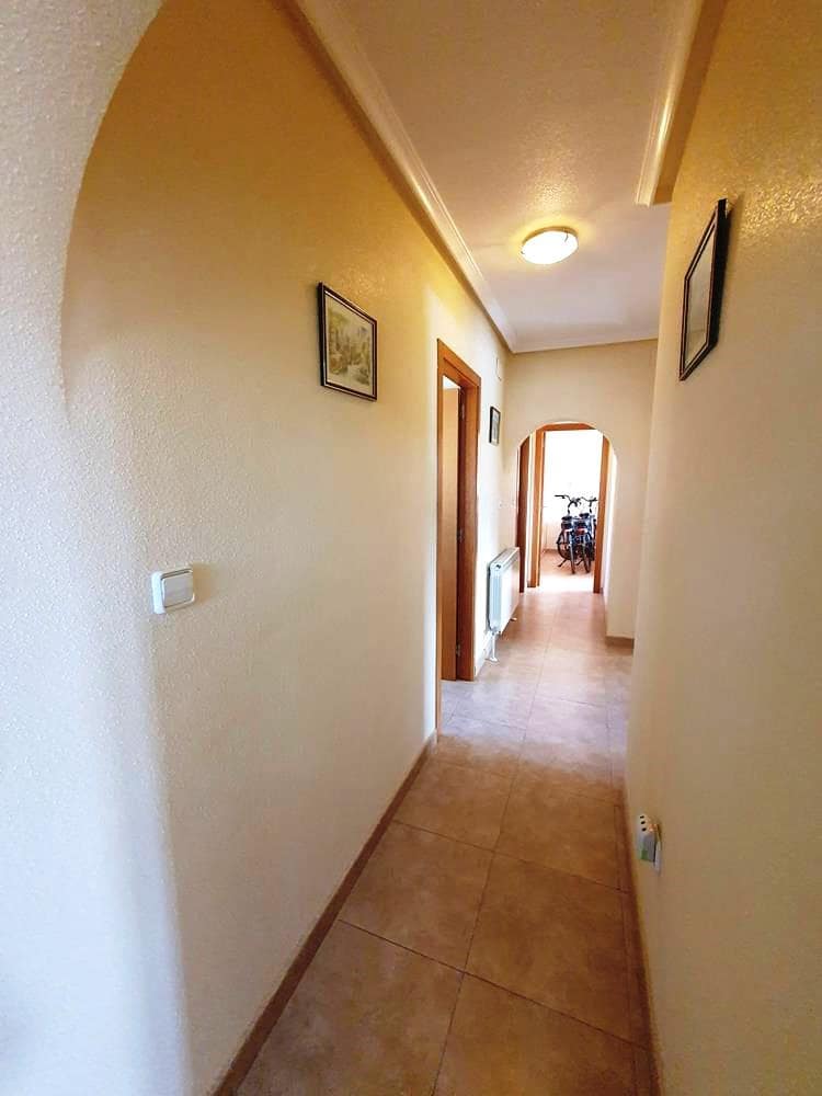 4 makuuhuone Huvila myytävänä paikassa Catral mukana uima-altaan 
autotalli - 369 000 € (Ref: 9598202)