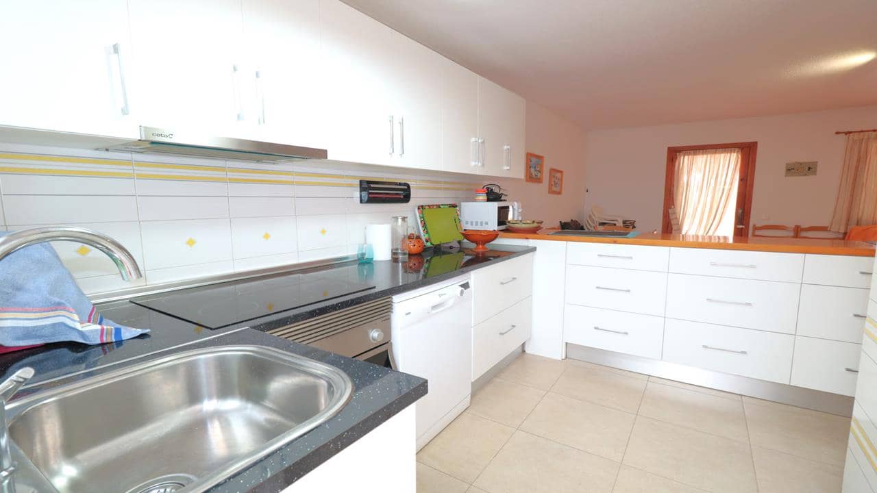 3 makuuhuone Omakotitalo myytävänä paikassa Torrevieja - 196 000 € (Ref: 9598468)