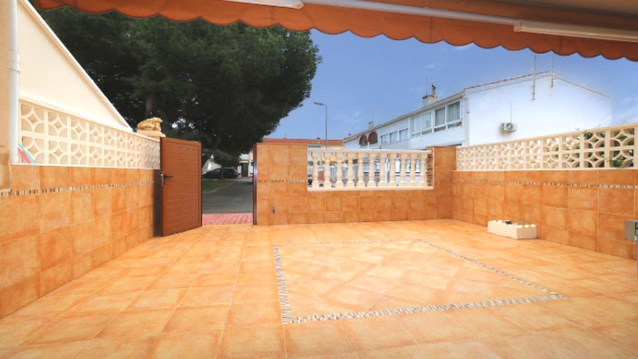 3 makuuhuone Omakotitalo myytävänä paikassa Torrevieja - 196 000 € (Ref: 9598468)